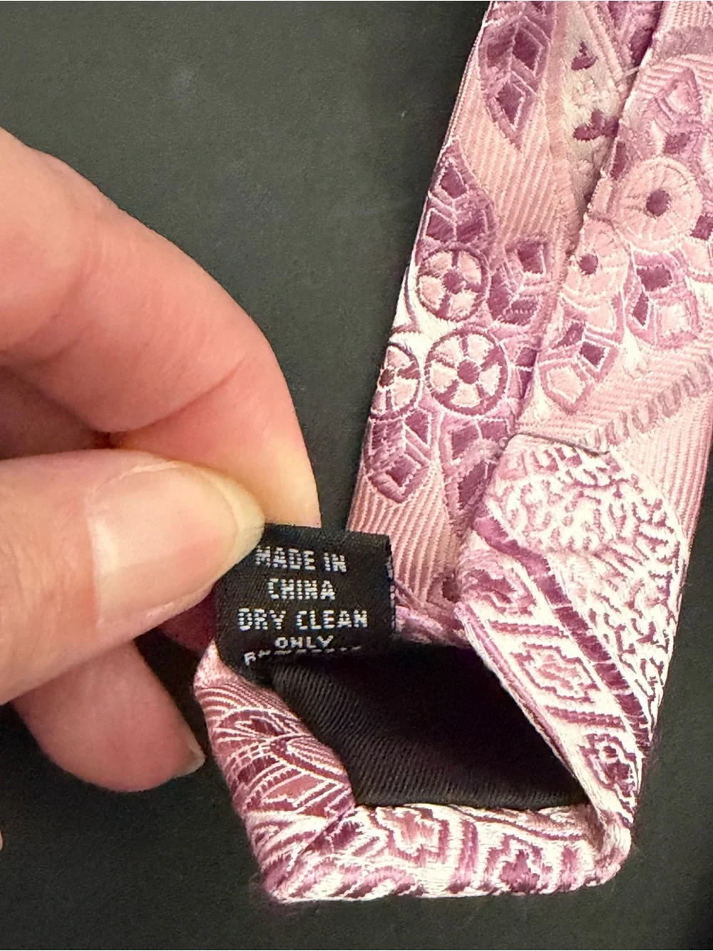 Sean John Pink Floral Classic Men’s 100% Silk Tie